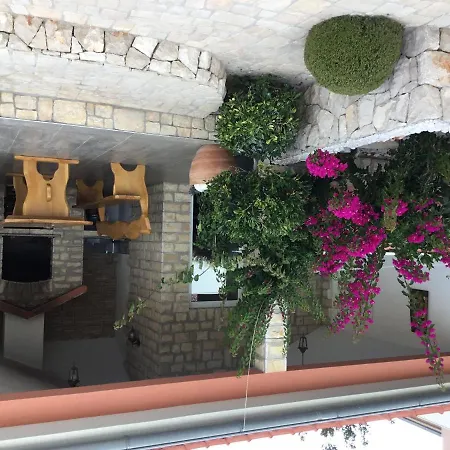 Sinisa Apartman Sevid